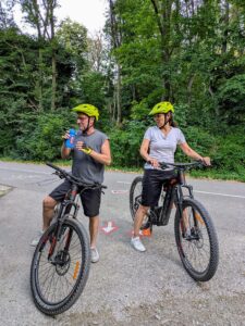 Pauza na grebenu Fruske gore | eMTB.rs